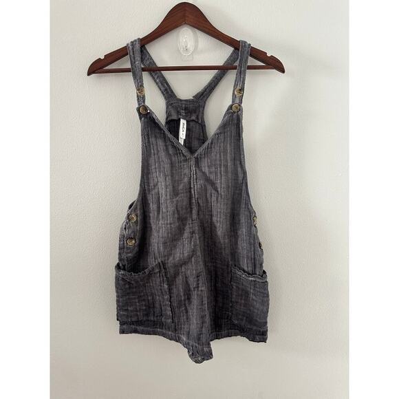 RVCA Pants - RVCA Grey Rompers size Small